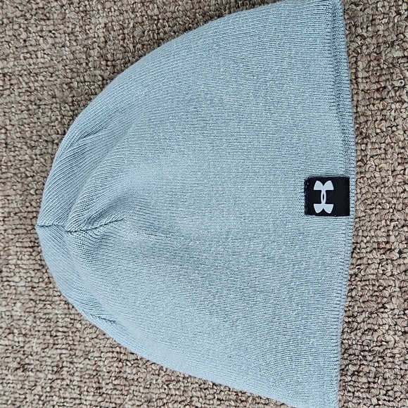 Under Armour Gray & Black Reversible Beanie Cap OS - Picture 3 of 3